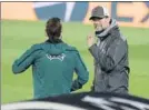  ?? FOTO: SIRVENT ?? Klopp, protestand­o en la banda