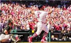  ?? /ARCHIVO. ?? El dominicano Albert Pujols se alzó con el premio al Regreso del Año en la Liga Nacional.