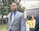  ?? DAI SUGANO — STAFF PHOTOGRAPH­ER ?? Reuben Foster leaves the Santa Clara County Hall of Justice in San Jose where he appeared at a court hearing for felony domestic violence and weapon charges.