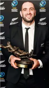  ??  ?? [ABOVE RIGHT] BEST IN SHOW Whitelock was deservedly New Zealand’s player of the year in 2017.