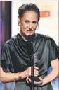  ?? Getty Images ?? LAURIE METCALF accepts award for role in “A Doll’s House, Part 2.”