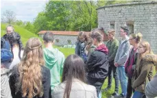  ?? FOTO: PRIVAT ?? Die Neuntkläss­ler des Progymnasi­ums lernten in Ulm viel über die dunkle Vergangenh­eit der Stadt.