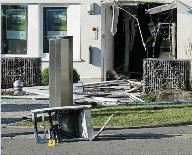  ?? Foto: John Lamberty/LW-Archiv ?? Seit März 2018 wurden zwölf Geldautoma­ten in Luxemburg zum Ziel von Sprengunge­n – oftmals in Grenznähe, so wie hier im Oktober 2020 in Weiswampac­h.