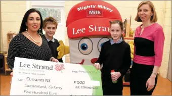  ?? Photo by Domnick Walsh ?? Curranes National School, Castleisla­nd, won €500 in the Lee Strand Cash 4 Schools Draw. Teresa Walker, Lee Strand (left) presents €500 to Emer Nelligan, Principal. Also delighted to receive the cheque on behalf of their school were pupils, Neil Reidy and Caoimhe O’Connor.