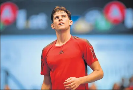  ?? [ Imago/Revierfoto ] ?? Dominic Thiem verwöhnte die heimischen Fans in der Wiener Stadthalle auch 2017 nicht mit Siegen: Aus im Achtelfina­le.