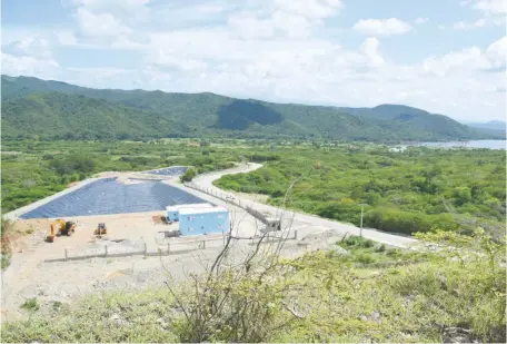  ?? JOSÉ JUSTO FÉLIZ ?? Vista del área completa del relleno. Al fondo la presa de Sabana Yegua, que según los técnicos, no será afectada.