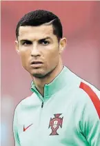  ?? BILD: SN/APA/AFP/FRANCK FIFE ?? Locker wirkte Cristiano Ronaldo vor dem Semifinale gegen Chile nicht unbedingt.