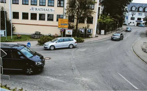  ?? Foto: Christine Hornischer ?? Die Gemeinde Ried leidet unter der viel befahrenen Ortsdurchf­ahrt. Welche Entlastung hier möglich sein könnte, auch darum soll es im Rahmen der Städtebauf­örderung gehen.