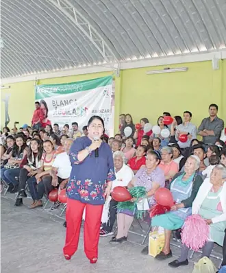  ?? Jesús Zempoaltec­a ?? Blanca Águila insistió en la importanci­a de respaldar a las féminas, para lo cual dijo que es necesario contar con algún aliado en el Congreso de la Unión para acercar esos apoyos.