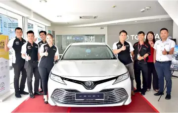  ??  ?? Boulevard Motors Sdn Bhd unveils the All-New Toyota Camry.