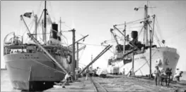  ?? FOTO: PRIVAT/ FRA BOKEN ?? Progreso i Mexico i januar 1939. Dea, bygd i 1911, nesten like velholdt og elegant som Bertha Brøvig, bygd 27 år senere, laster begge sisal. Begge seilte i Yukatan Line, populaert kalt mexicofart­en.