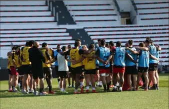  ?? (Photo Luc Boutria) ?? Un réel esprit de corps et d’équipe devra émaner de ce groupe attendu rajeuni pour affronter une formation paloise qui compte un petit point d’avance sur le RCT.