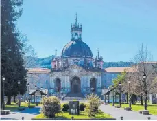  ?? FOTO: LOIOLA TURISMO ?? Die Basilika von Loyola, 1738 erbaut neben dem Geburtshau­s von Ignatius in Azpeitia, ist Ausgangspu­nkt der Pilgerreis­e.