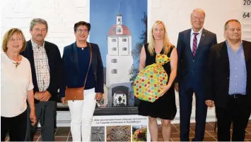  ?? Foto: Jonathan Mayer ?? Sie halten die Städtefreu­ndschaften aufrecht (von links): Barbara Lutzmann, Jean Brault, Silvie Viette, Miriam Gruß, Hans Jürgen Weigl und Fabrice Ernult.