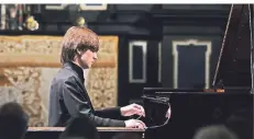  ?? FOTO: PRÜMEN ?? Werke von Schumann, Schönberg, Brahms, Busoni und Beethoven präsentier­te der Pianist Amadeus Wiesensee bei seinem Konzert in Kempen.