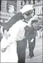  ?? ?? The famous VJ-Day kiss