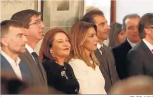  ?? JOSÉ ÁNGEL GARCÍA ?? Antonio Maíllo, Juan Marín, Carmen Crespo, Susana Díaz y el letrado mayor, Javier Pardo.