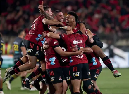  ?? GETTY IMAGES ?? The Crusaders celebrate locking away another Super Rugby Aotearoa title on Saturday night.