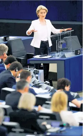  ??  ?? Ursula von der Leyens Kommission­steam steht eine wichtige Woche bevor. Mittwoch soll das EU-Parlament abstimmen.