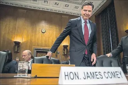  ?? ZACH GIBSON / BLOOMBERG ?? James Comey, el cap de l’FBI, a qui els demòcrates demanen la dimissió