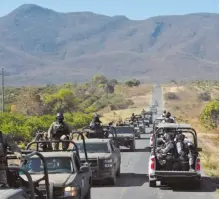  ?? 6 9 12 15 Gráfico: Rodolfo Gómez ?? El Ejército vigila las carreteras de Michoacán