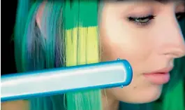  ??  ?? Pravana, a hair care brand, has launched a hair dye that changes colour according to the temperatur­e. Videos of people experiment­ing with it have gone viral