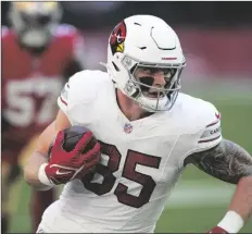  ?? MATT YORK/AP ?? ARIZONA CARDINALS TIGHT END TREY MCBRIDE runs against the San Francisco 49ers during the first half of a game on Sunday in Glendale.