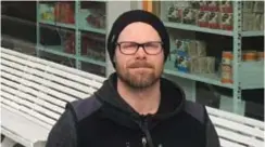  ?? FOTO: ROBIN HÖGBERG ?? STÄNGER. På söndag stänger Göken Livs & Deli igen efter fyra år på Pontonjärs­gatan. Några planer på ett nytt Göken Livs & Deli finns inte för tillfället, berättar Daniel Swenning, delägare till butiken.