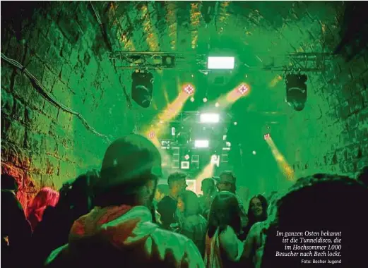  ?? Foto: Becher Jugend ?? Im ganzen Osten bekannt ist die Tunneldisc­o, die im Hochsommer 1.000 Besucher nach Bech lockt.