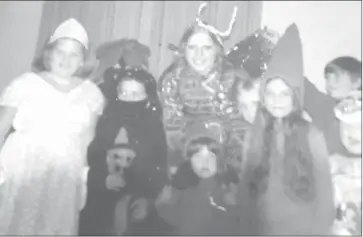  ??  ?? Halloween 1972 Trinty Anglican Church Sunday School Cowansvill­e Quebec.