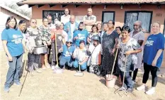  ?? MEMBERS clean up on Mandela Day.
|
Supplied ??