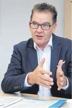  ?? FOTO: MICHAEL SCHEYER ?? Fordert für Afrika „einen fairen Marktzugan­g, faire Preise und faire Konditione­n“: Entwicklun­gsminister Gerd Müller (CSU).