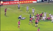  ??  ?? ● 1. Sur une situation de pilonnage aux abords de l’en-but lyonnais, la situation n’est pas gagnée d’avance pour le RCT. Bien replacée, la défense du Lou est même à égalité numérique des deux côtés du ruck, avec trois défenseurs (cercles jaunes) dans le côté fermé. Le demi de mêlée toulonnais Rhys Webb (cercle blanc) semble alors, à ce moment, avoir tout intérêt à prolonger le travail de ses avants, qui reforment une cellule de trois dans le sens du jeu. ● 2. Mais à cet instant, en demi de mêlée expériment­ée, le Gallois jette tout de même un oeil dans le côté fermé (flèche blanche). Pour s’apercevoir que, même s’il y a autant d’attaquants toulonnais que de défenseurs lyonnais, ces derniers sont obligés de rester serrés sur la bordure, tandis que son ailier Nakosi est décalé, collé à la ligne de touche. ● 3. Webb n’hésite alors pas une seconde, et lâche une grande passe (flèche blanche) à son ailier (cercle jaune) en sautant deux joueurs. De quoi offrir à Nakosi le micro-espace nécessaire pour déborder dans son couloir, et marquer en coin….