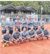  ?? FOTO: TV LOBBERICH ?? Ungeschlag­en durch die Corona-Saison gekommen: Die Herren 40 des TV Lobberich sind in die Erste Verbandsli­ga aufgestieg­en.