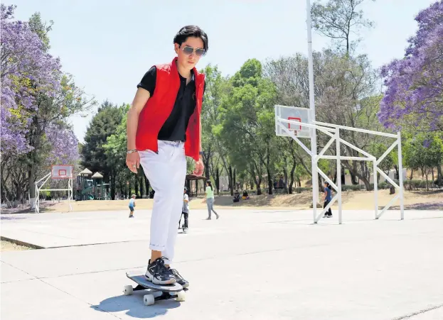  ?? GIBRAN ESPINOZA / ?? Las patinetas que diseñaron alumnos de la UATx son modelos únicos pensados en la movilidad estudianti­l