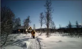  ?? FOTO: JUKKA MARIN ?? I flere tiår har hytta til bygdelaget stått og tatt imot turfolk i Lyngen.