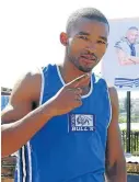  ?? Picture: SIBONGILE NGALWA ?? MOVING UP: Azinga Fuzile will take on Nigerian Waidi Usman next Sunday.