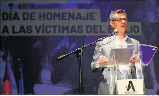  ?? JAVIER LÓPEZ / EFE ?? El ministro Félix Bolaños en un acto con víctimas del Franquismo, ayer en Alcalá de Henares.