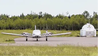  ??  ?? L’Aéroport de la Péninsule acadienne, situé à Village-Blanchard. - Archives