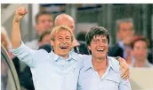  ?? FOTO: DPA ?? Jürgen Klinsmann (l.) und Co-Trainer Löw nach dem Sieg in Spiel um Platz drei bei der WM 2006.