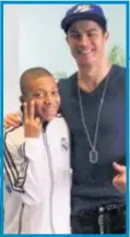  ??  ?? EN 2012. Mbappé estuvo en Valdebebas siendo un niño y se hizo esta foto con Cristiano.