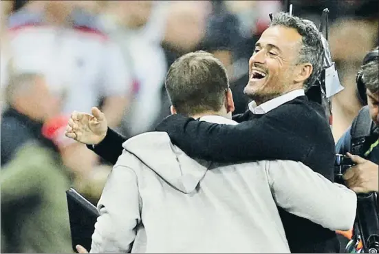  ?? JOHN SIBLEY / REUTERS ?? Luis Enrique Martínez celebra la victoria en Wembley, el pasado sábado