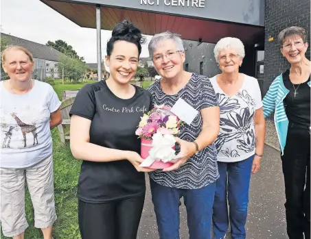  ??  ?? Thanks This week’s winner of the Wishaw flowers competitio­n is Margaret Connelly, pictured with friends Betty Reynolds, Kayley Fisher, Maureen Fitzpatric­k and Eileen Duffy