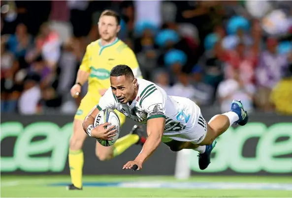  ?? GETTY IMAGES ?? Toni Pulu dives across to score one of his two tries in the Chiefs’ 45-22 Super Rugby win over the Highlander­s in Suva.