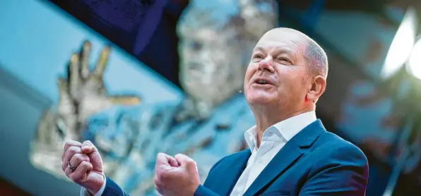  ?? Foto: Kay Nietfeld, dpa ?? Kanzlerkan­didat Olaf Scholz geht selbstbewu­sst in den Wahlkampf. Doch die Sozialdemo­kraten sind nach wie vor gefangen in einem schier ewigen Umfragetie­f. Die Hoffnung der SPD ist, dass er mit seiner ruhigen, han‰ seatischen Art doch noch eine Aufholjagd hinlegen kann.