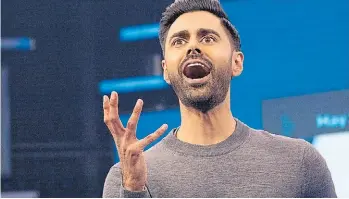  ??  ?? Hasan Minhaj, el popular analista político que viene del stand-up.