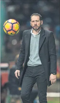  ?? FOTO: P.PUNTÍ ?? Pablo Machín Se juega el ascenso a la Tercera con el Girona