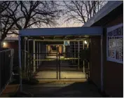  ?? THE NEW YORK TIMES ?? A closed Robb Elementary School is seen in Uvalde, Texas, in February.