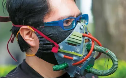  ?? Picture: AFP ?? A man wears a face mask in the historic centre of Mexico City on Saturday amid the Covid-19 pandemic.