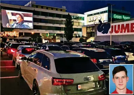  ??  ?? Zufriedene­r Autokino-Betreiber in Dietlikon ZH: Mika Steinmann (kleines Bild) hat doch noch eine kantonale Bewilligun­g erhalten.